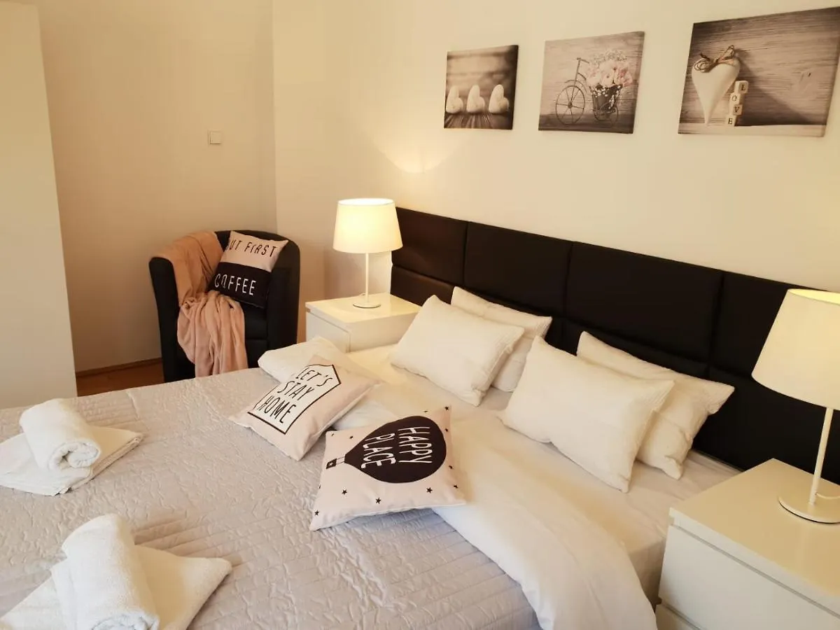 Golden Apartments With Lift - Old Town Krakow Poland